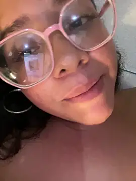 Vivi_Kvsh Live Webcam on Stripchat