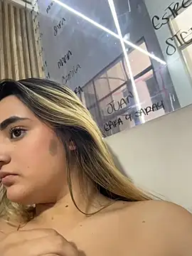 Antonella_Julieta webcam