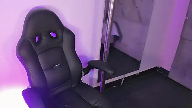 Daniiela_Ember webcam