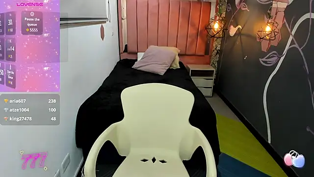 Zoe__Taylor__ webcam