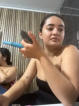 Antonella_Julieta webcam