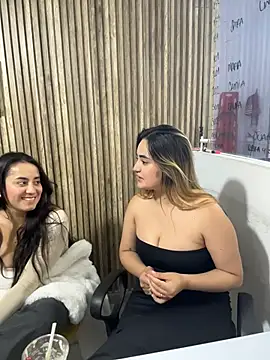 Antonella_Julieta webcam