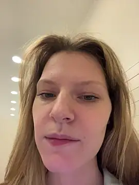 MaryHiggins live sex cam