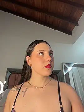 Webcam Model (_ISABELLA_HOT_)  is live.Free join now!