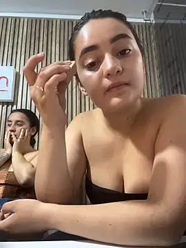 Antonella_Julieta webcam