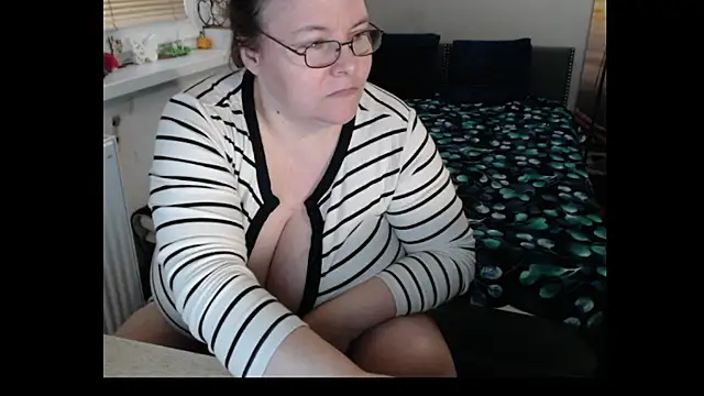 Sweetboobs live sex cam