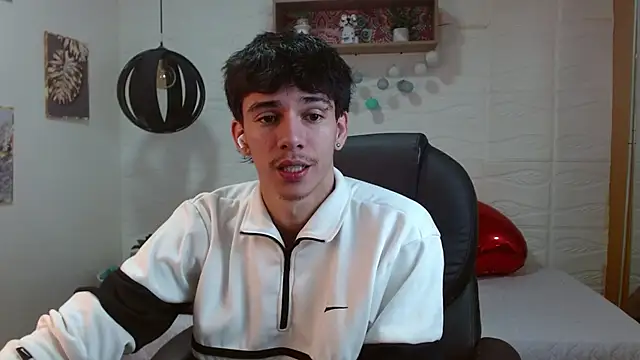 amethystshadow17 (M twink) - cum public