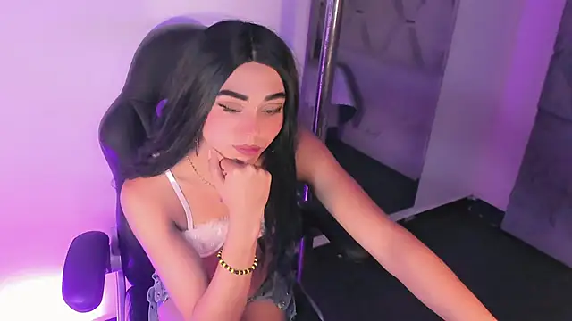 Daniiela_Ember webcam