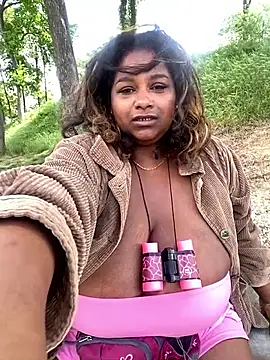 xoxoSELENAxoxo webcam