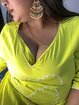 Webcam Model (Anshi_qeen)  is live.Free join now!