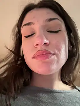 ScarletBloom_ webcam