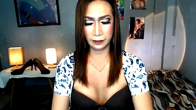 littleredbunny27 webcam