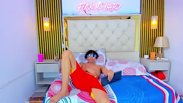 Adventurous_Boys webcam