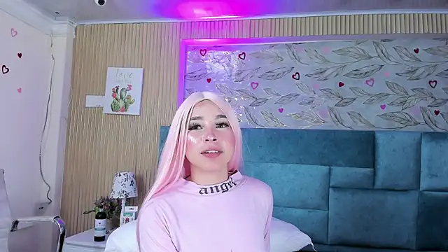 Delphine_doll webcam