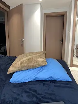 Webcam Model (alexademie1) is live