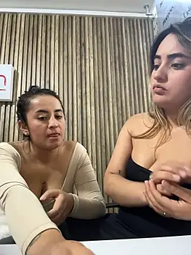 Antonella_Julieta webcam