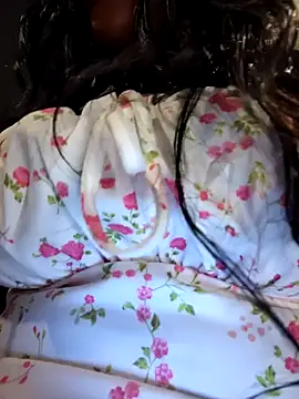 AmazonianMistress webcam