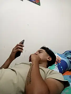 EsmeraldaNaim webcam