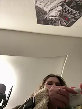 PumaShyXD's live cam