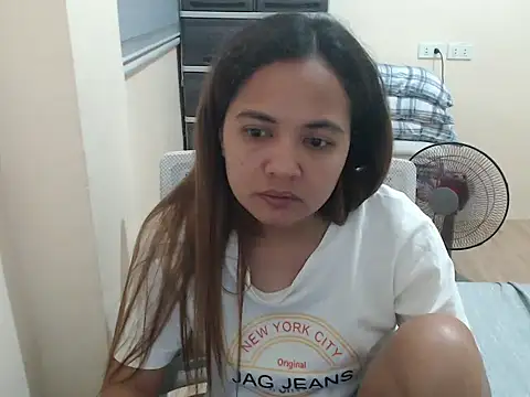 xTheLastVIRGINx webcam