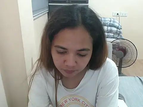 xTheLastVIRGINx webcam