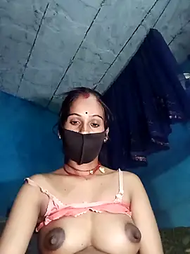 Nandani-758 webcam