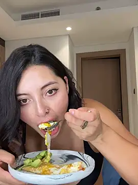 Webcam Model (alexademie1) is live