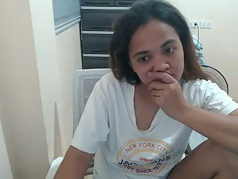 xTheLastVIRGINx webcam