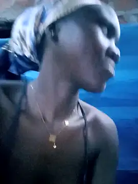 Black_juicy24 webcam