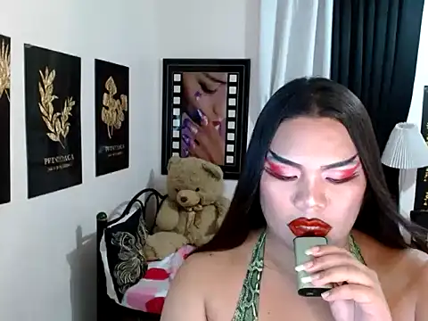 TSbrianaHugeCock webcam