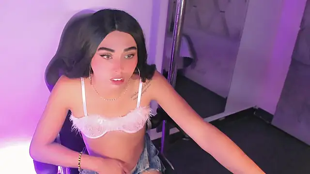 Daniiela_Ember webcam