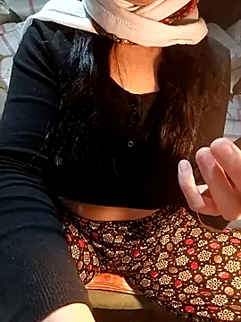 Melekyaraksever2545 webcam