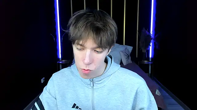 markbranston (M twink) - I am in boxers