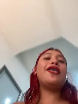 Webcam Model (Layla_em)  is live.Free join now!