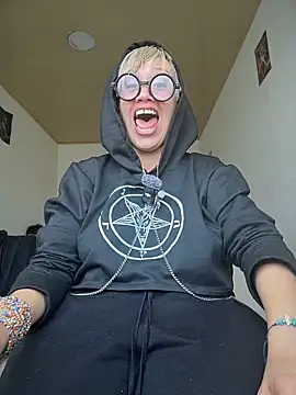 MARILYNMADELENAKOVANOVA webcam