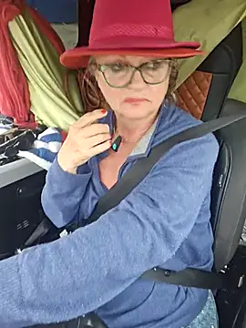 Webcam Model (Hot-Muci)  is live.Free join now!