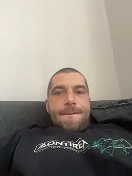 Kinkycouple142's live cam