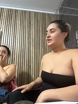 Antonella_Julieta webcam