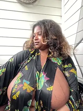 xoxoselenaxoxo - XoxoSELENAxoxo's free webcam - UK Sex Cams