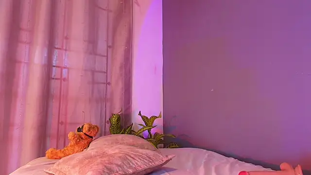 adara_johnson__ webcam