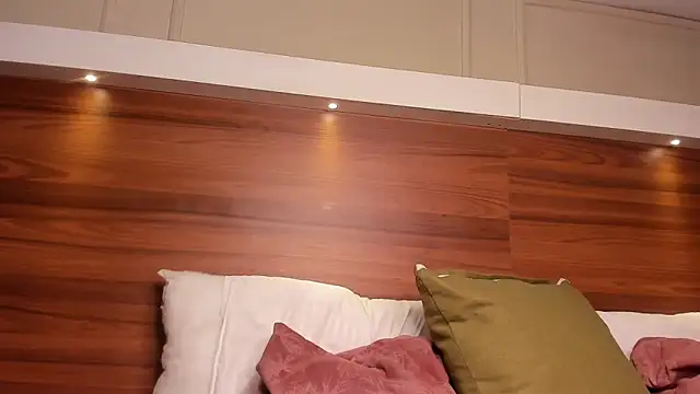 AriadnaHarper webcam