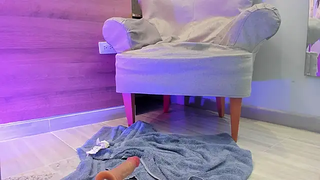 Ada_johansenn webcam