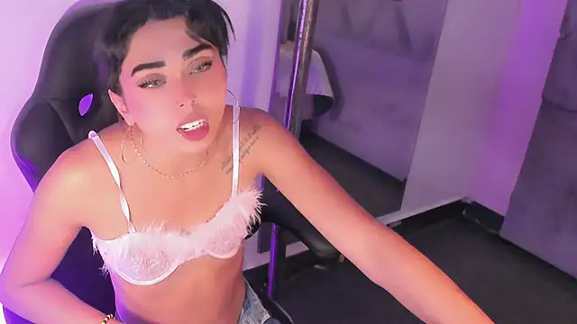 Daniiela_Ember webcam