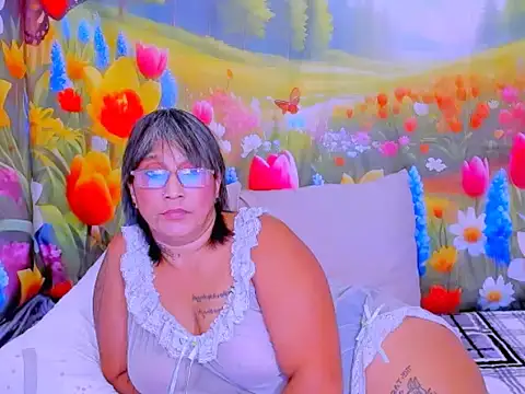indianroxy webcam