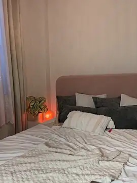 Webcam Model (HotLdyllic)  is live.Free join now!