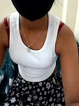 MAYA_BED_GIRL webcam