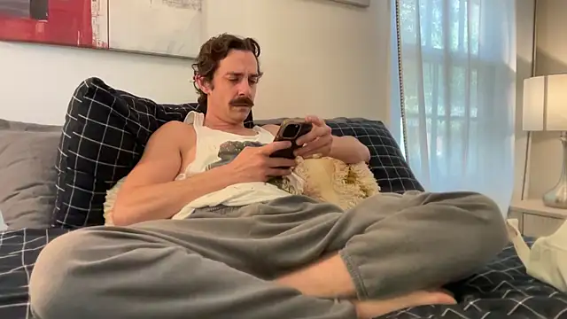 rawslutmaker - RawSlutMaker's free webcam - UK Sex Cams