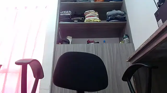 nicolle_milf1978 webcam