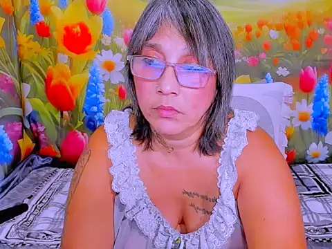 indianroxy webcam