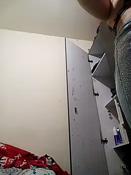 EsmeraldaNaim live sex cam